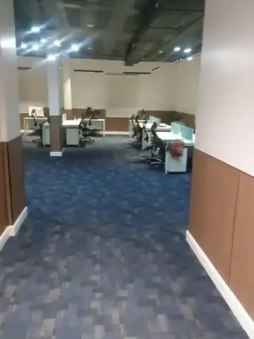 مكافحة الحشرات بالرش الضبابي في مبنى مكاتب
