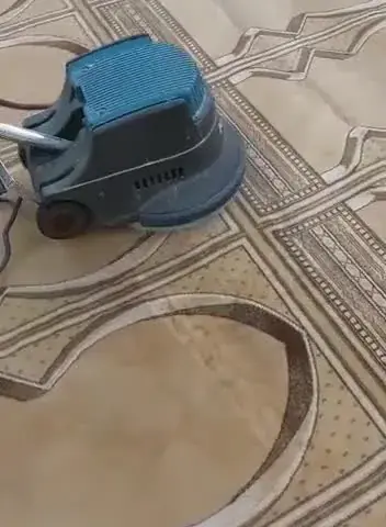 غسيل سجاد مسجد بيج بنقوش المحاريب
