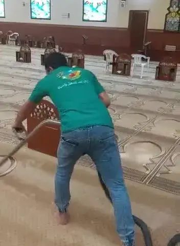 شفط سجاد مسجد بيج بين الصفوف
